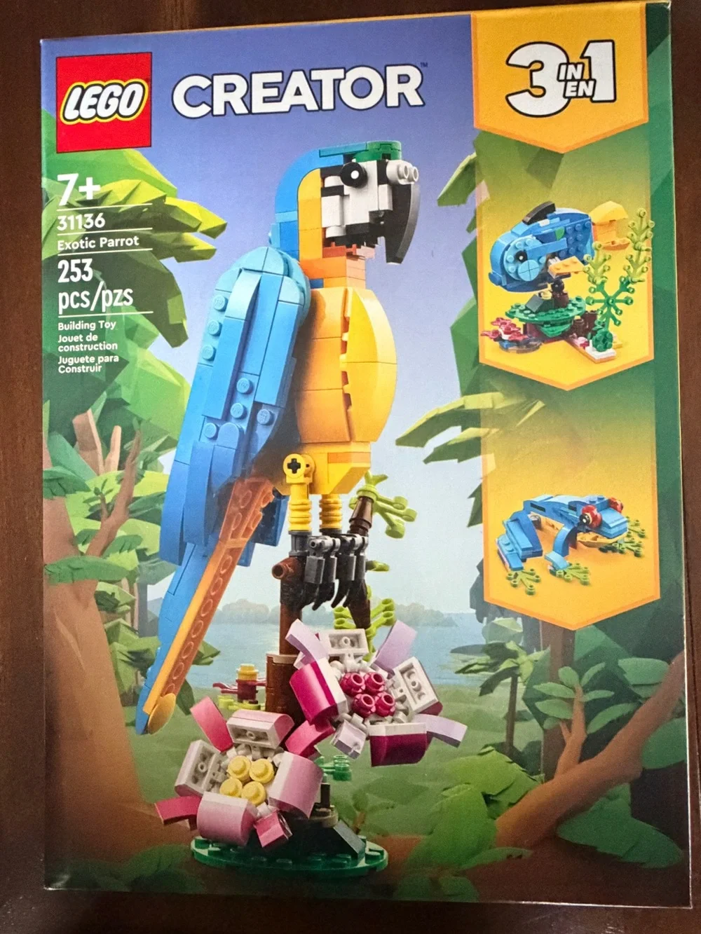 Lego Exotic Parrot Model in Blue, Yellow & Green
